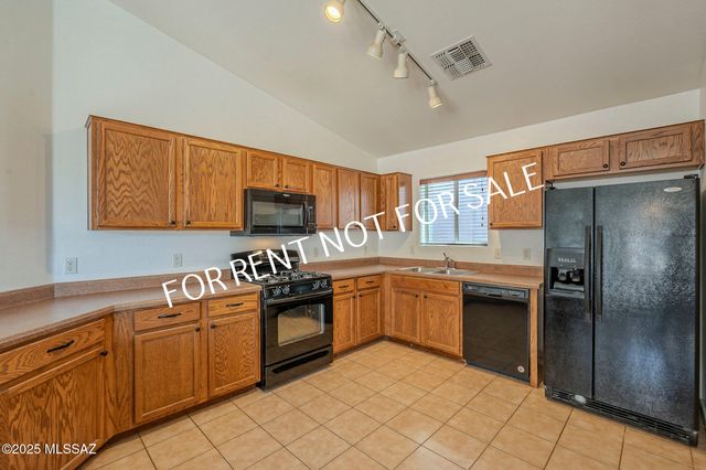 6339 E Garden Stone Drive, Tucson, AZ 85756