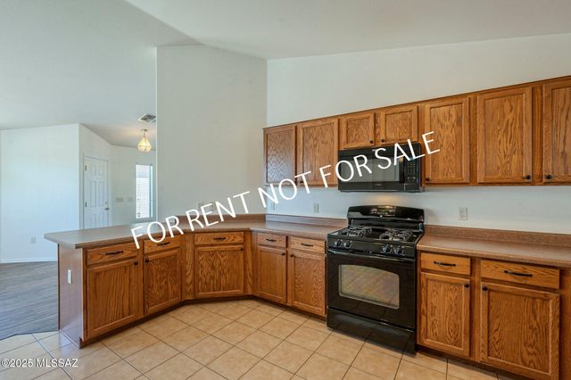 6339 E Garden Stone Drive, Tucson, AZ 85756