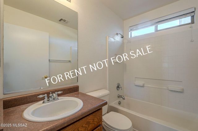 6339 E Garden Stone Drive, Tucson, AZ 85756