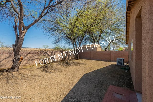 6339 E Garden Stone Drive, Tucson, AZ 85756