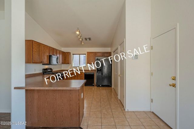 6339 E Garden Stone Drive, Tucson, AZ 85756