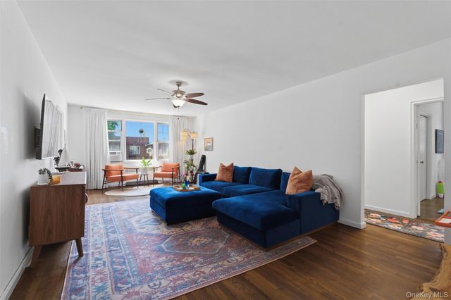 14 Soundview Avenue 28, White Plains, NY 10606