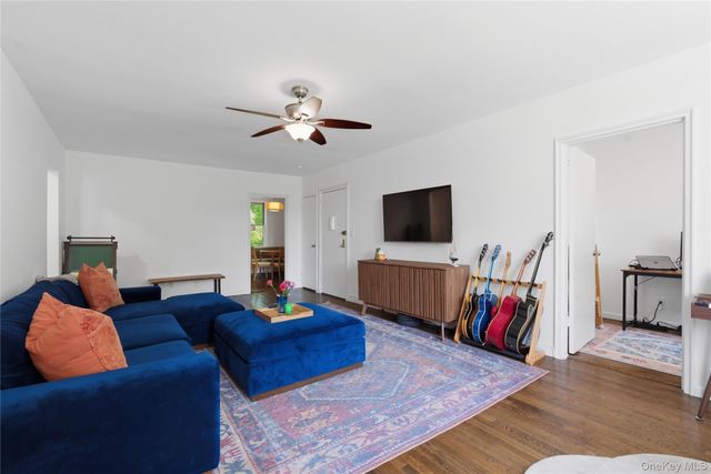 14 Soundview Avenue 28, White Plains, NY 10606