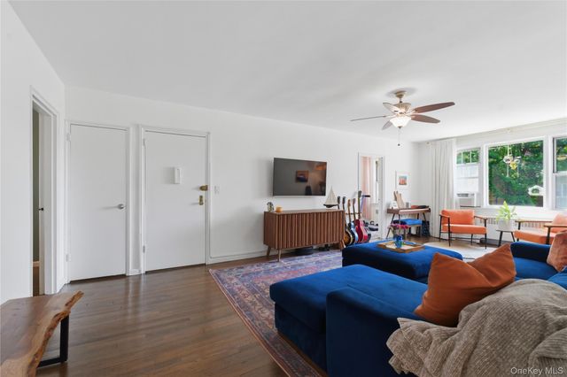 14 Soundview Avenue 28, White Plains, NY 10606