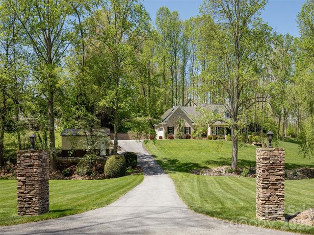514 Whispering Hills Drive, Hendersonville, NC 28792