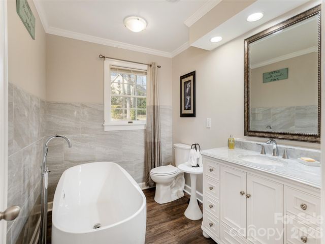 514 Whispering Hills Drive, Hendersonville, NC 28792