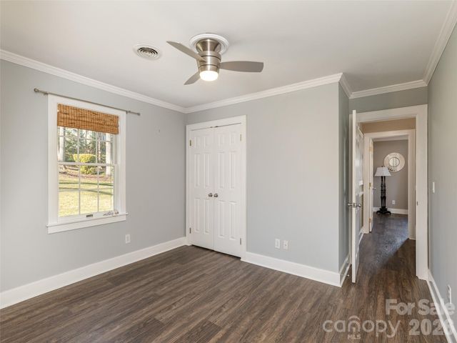 514 Whispering Hills Drive, Hendersonville, NC 28792