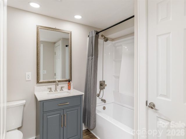 514 Whispering Hills Drive, Hendersonville, NC 28792