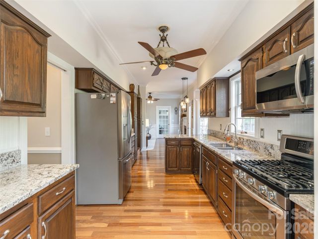 514 Whispering Hills Drive, Hendersonville, NC 28792