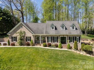 514 Whispering Hills Drive, Hendersonville, NC 28792