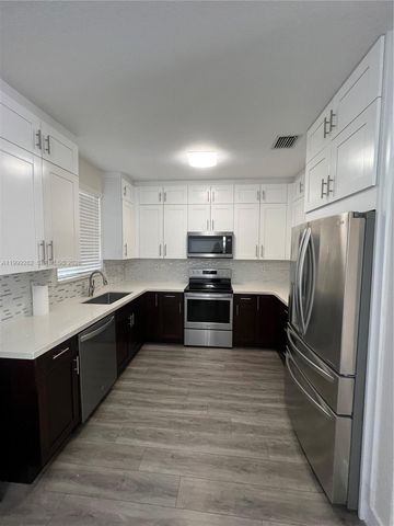 7319 NW 174th Ter 103, Hialeah, FL 33015