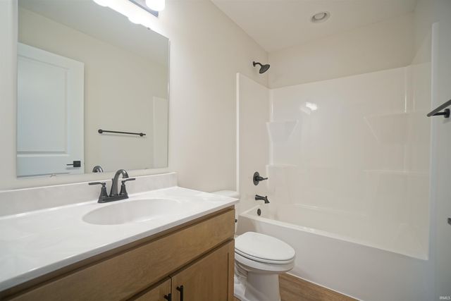 455 N Eastfield Circle, Milford, IN 46542