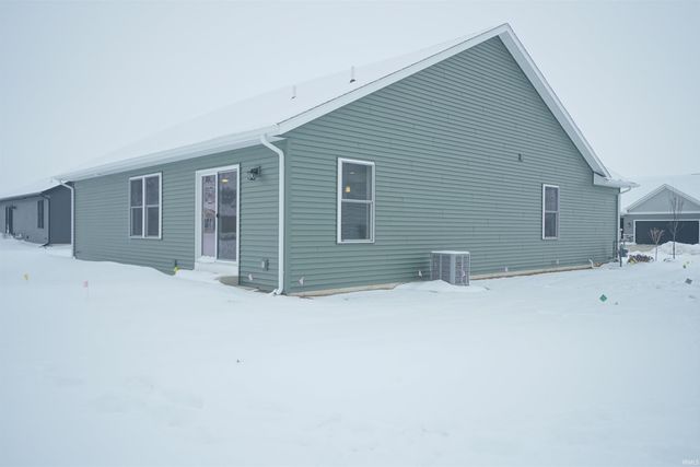 455 N Eastfield Circle, Milford, IN 46542