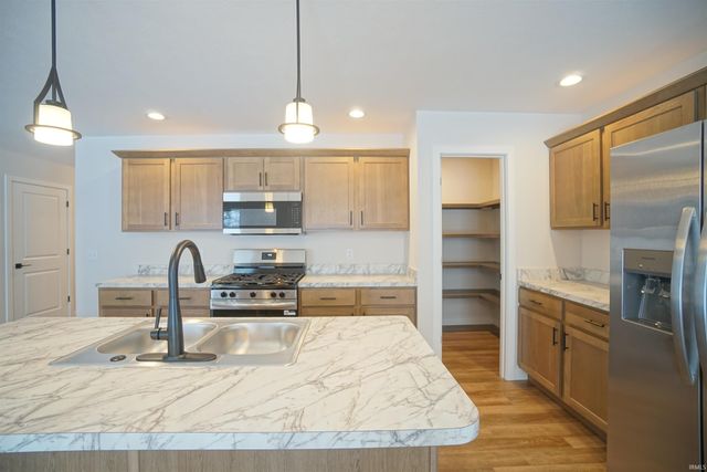 455 N Eastfield Circle, Milford, IN 46542