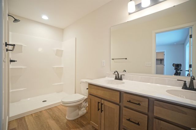 455 N Eastfield Circle, Milford, IN 46542