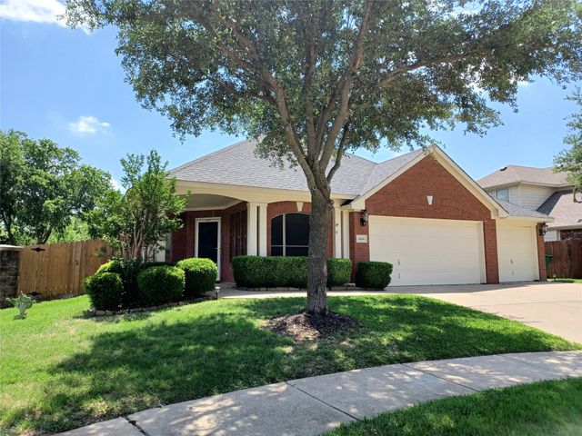 664 Vickie Street, Crowley, TX 76036