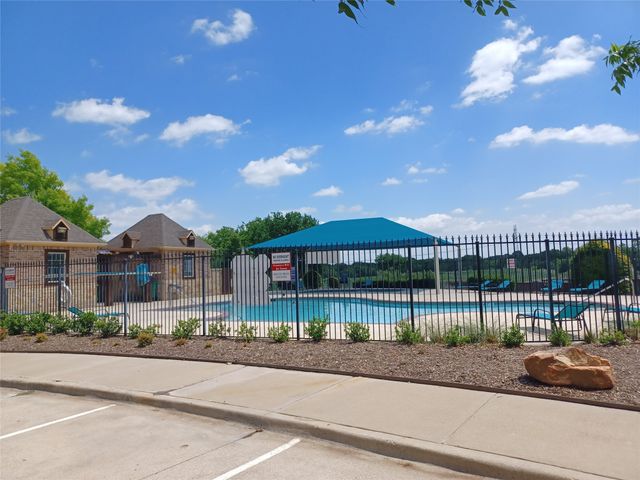 664 Vickie Street, Crowley, TX 76036