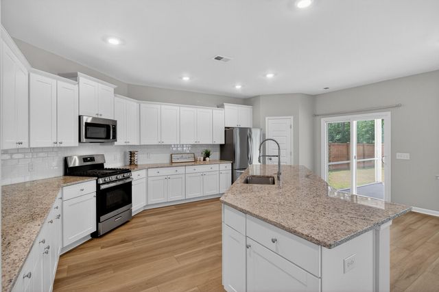 569 Yellow Leaf Lane, Summerville, SC 29486