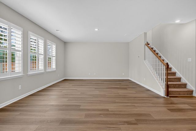 569 Yellow Leaf Lane, Summerville, SC 29486