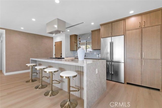 8321 Outland View, Sun Valley (los Angeles), CA 91352