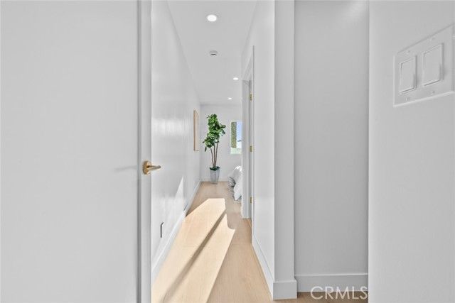 8321 Outland View, Sun Valley (los Angeles), CA 91352