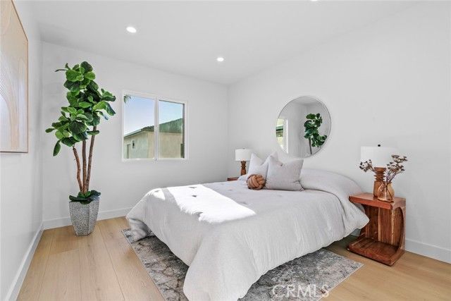 8321 Outland View, Sun Valley (los Angeles), CA 91352