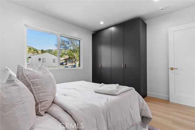 8321 Outland View, Sun Valley (los Angeles), CA 91352