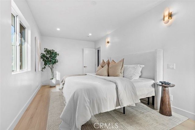 8321 Outland View, Sun Valley (los Angeles), CA 91352