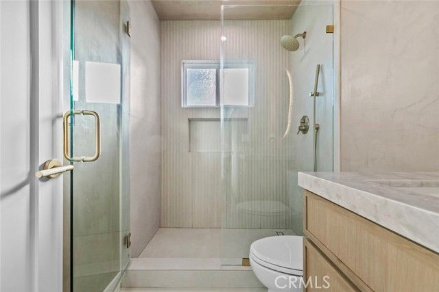 8321 Outland View, Sun Valley (los Angeles), CA 91352