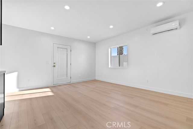 8321 Outland View, Sun Valley (los Angeles), CA 91352