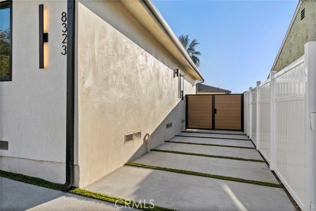 8321 Outland View, Sun Valley (los Angeles), CA 91352