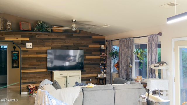 19549 E SCENIC LOOP Road E, Black Canyon City, AZ 85324