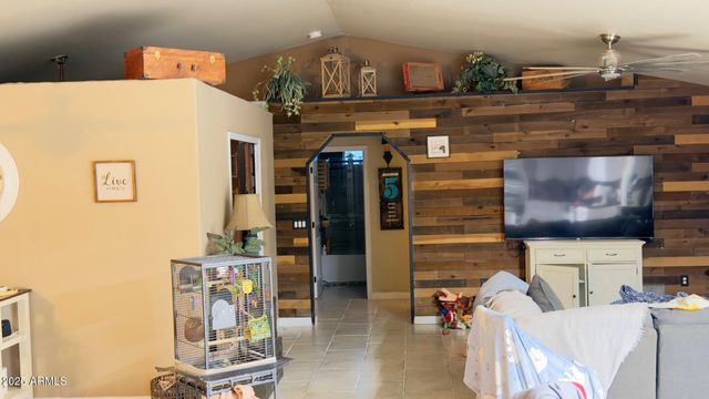 19549 E SCENIC LOOP Road E, Black Canyon City, AZ 85324