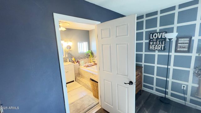 19549 E SCENIC LOOP Road E, Black Canyon City, AZ 85324