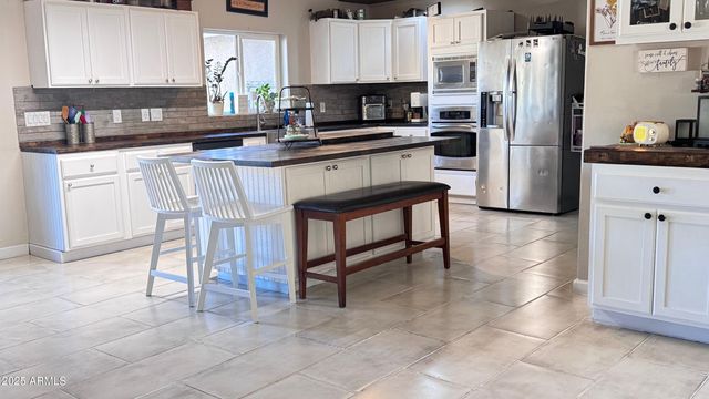 19549 E SCENIC LOOP Road E, Black Canyon City, AZ 85324