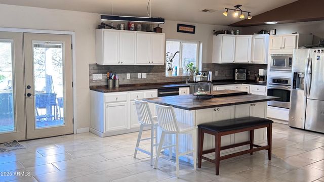 19549 E SCENIC LOOP Road E, Black Canyon City, AZ 85324