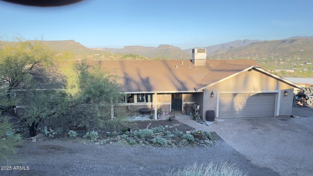 Image 2 of property listing at 19549 E SCENIC LOOP Road E, Black Canyon City, AZ 85324