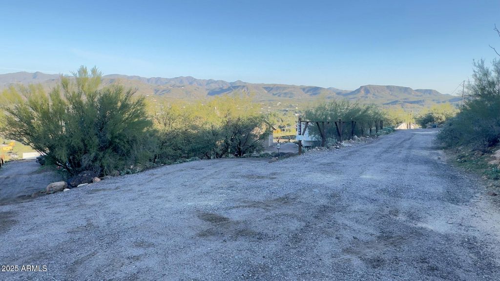 Image 24 of property listing at 19549 E SCENIC LOOP Road E, Black Canyon City, AZ 85324