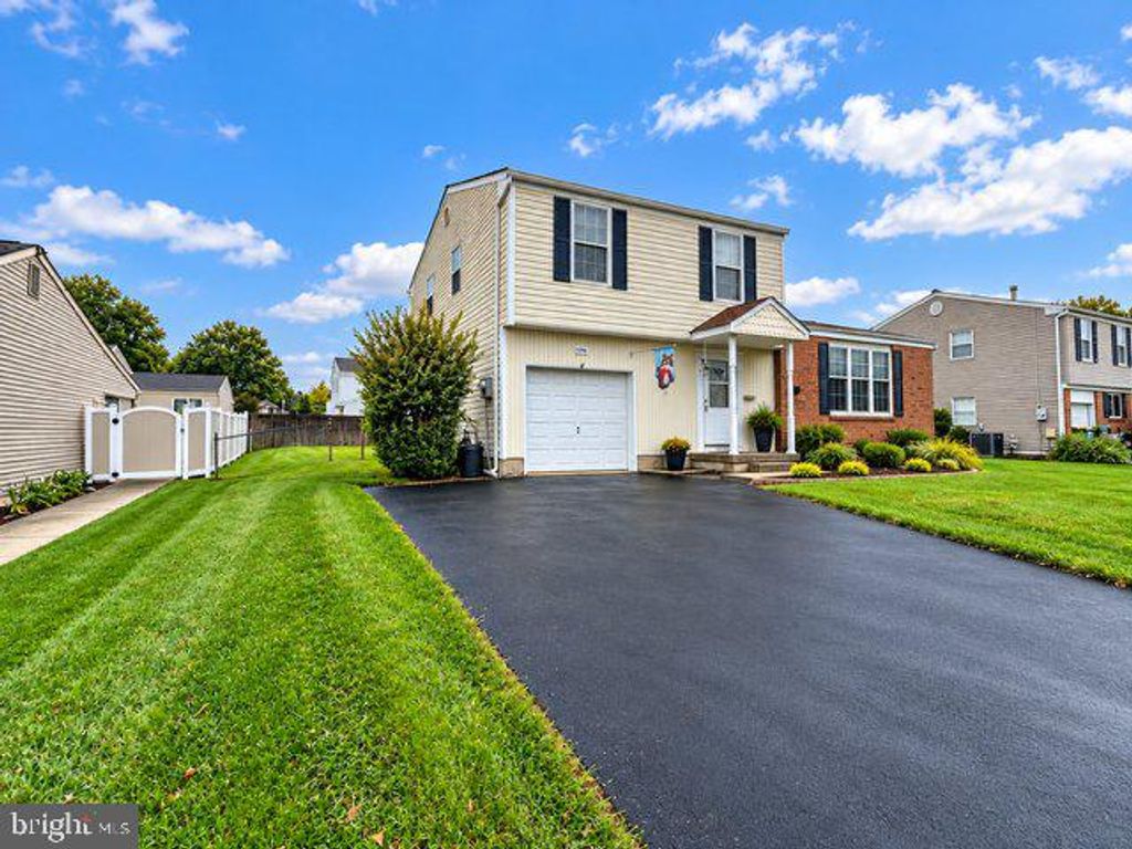 3281 SARMIENTO DR, BENSALEM, PA 19020 — photo 2