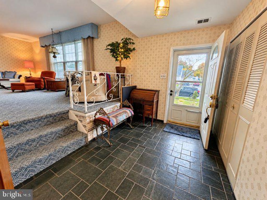 3281 SARMIENTO DR, BENSALEM, PA 19020 — photo 4