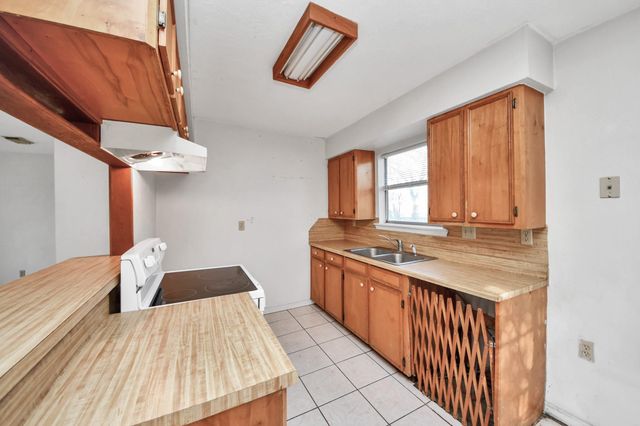 12910 Woody Cr107 Road, Brookside, TX 77581