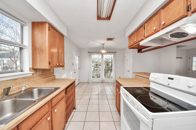 12910 Woody Cr107 Road, Brookside, TX 77581