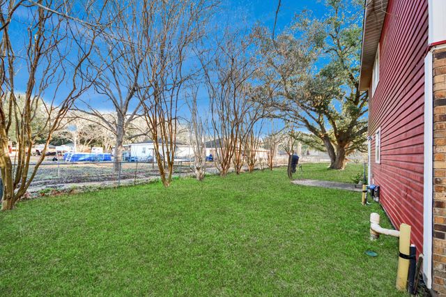 12910 Woody Cr107 Road, Brookside, TX 77581