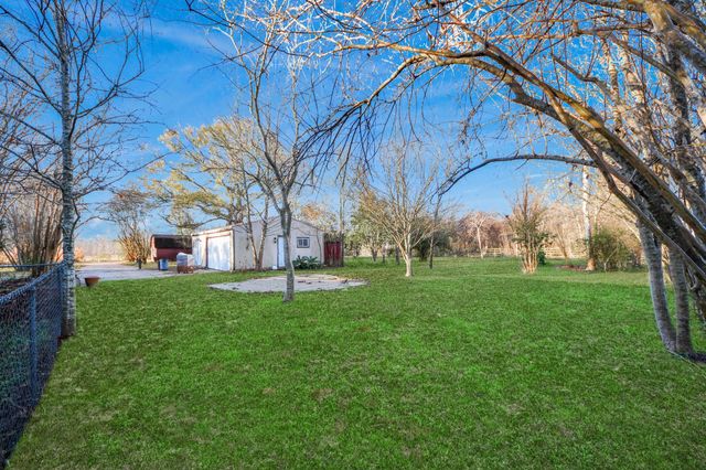 12910 Woody Cr107 Road, Brookside, TX 77581