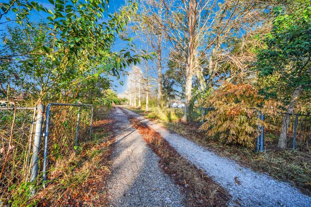 12910 Woody Cr107 Road, Brookside, TX 77581