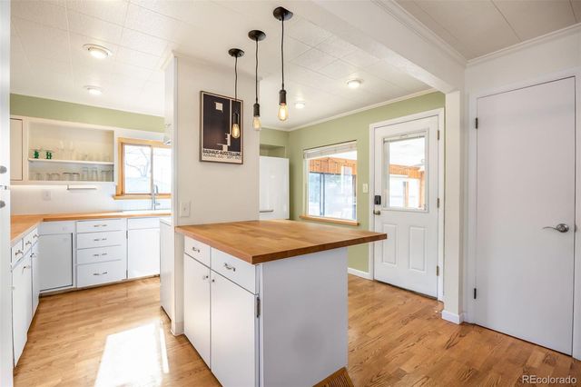 1260 S Shoshone Street, Denver, CO 80223