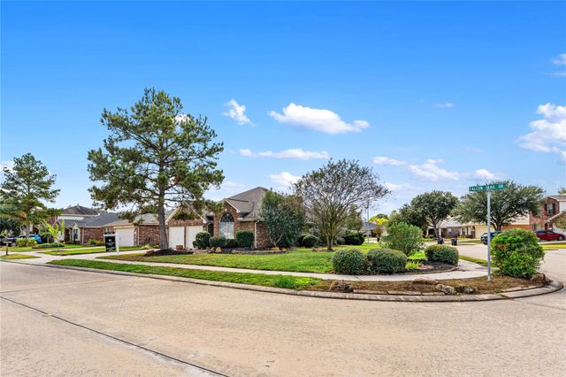 3214 Falcon Trail Drive, Spring, TX 77373