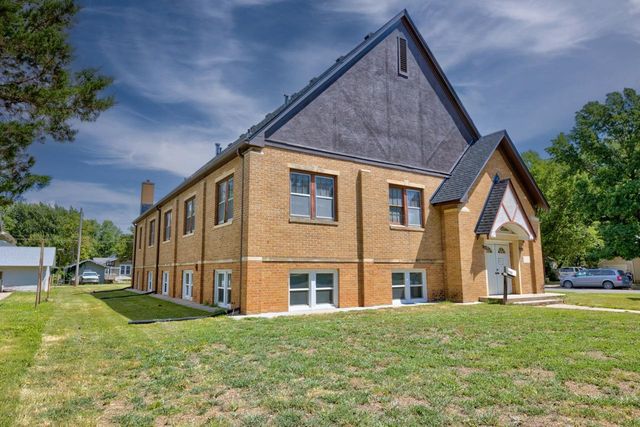 1020 E 12th Ave, Winfield, KS 67156