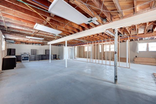 1020 E 12th Ave, Winfield, KS 67156