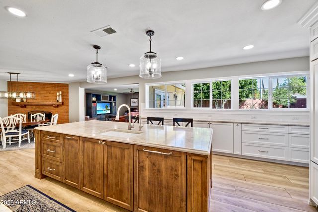 7823 N 7th Place, Phoenix, AZ 85020